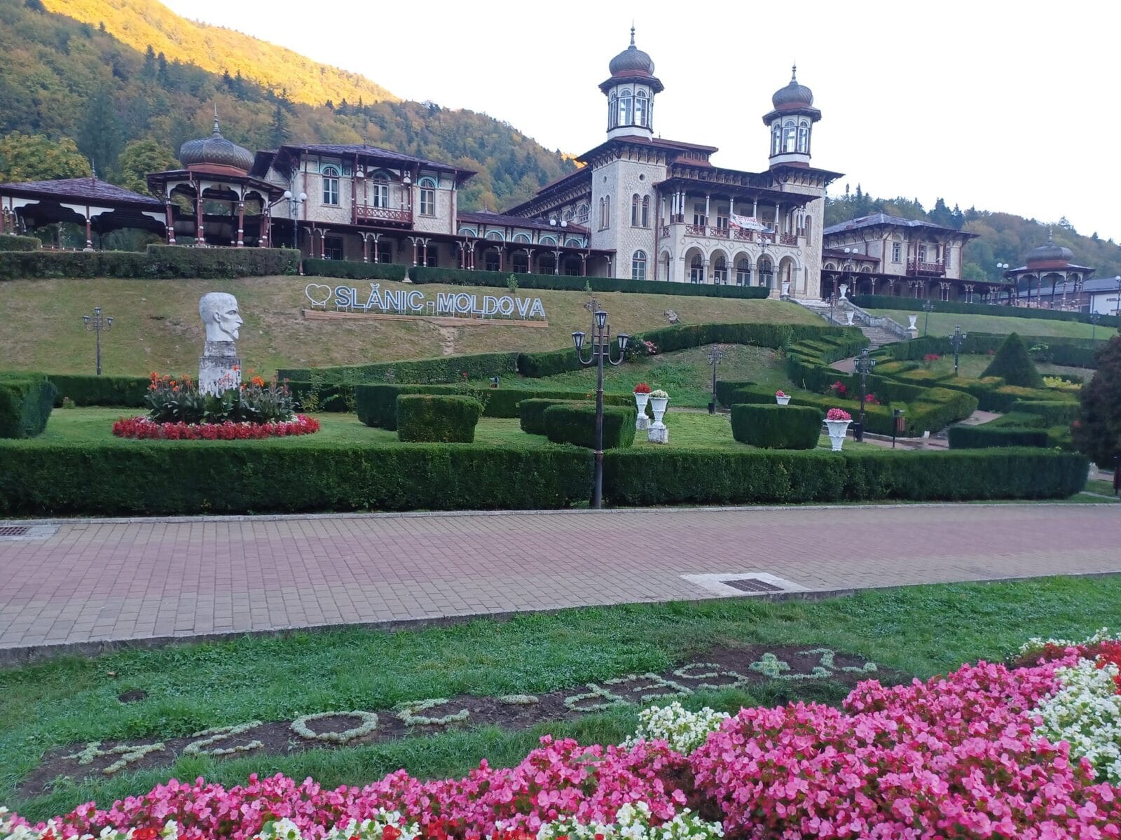 Slănic-Moldova 25 caseromania.ro slanic moldova