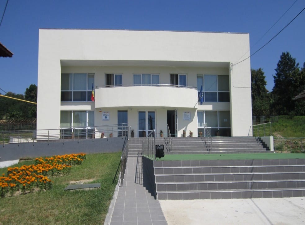 Târgu Cărbunești 25 caseromania.ro targu carbunesti